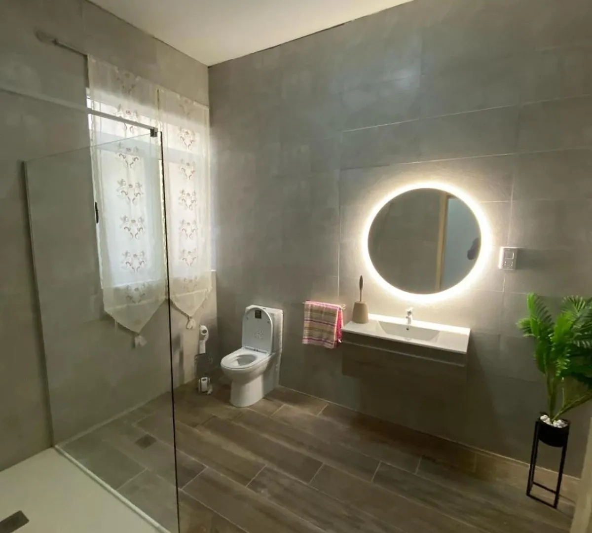 Bright And Spacious Double Room, Shared Bathroom Saint Julian's
