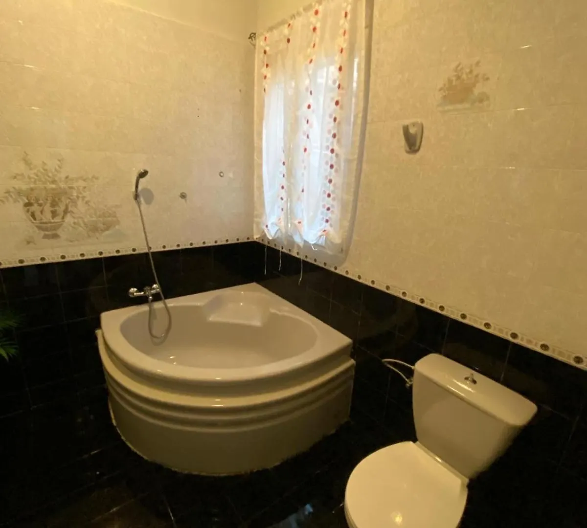 Bright And Spacious Double Room, Shared Bathroom Saint Julian's Homestay
