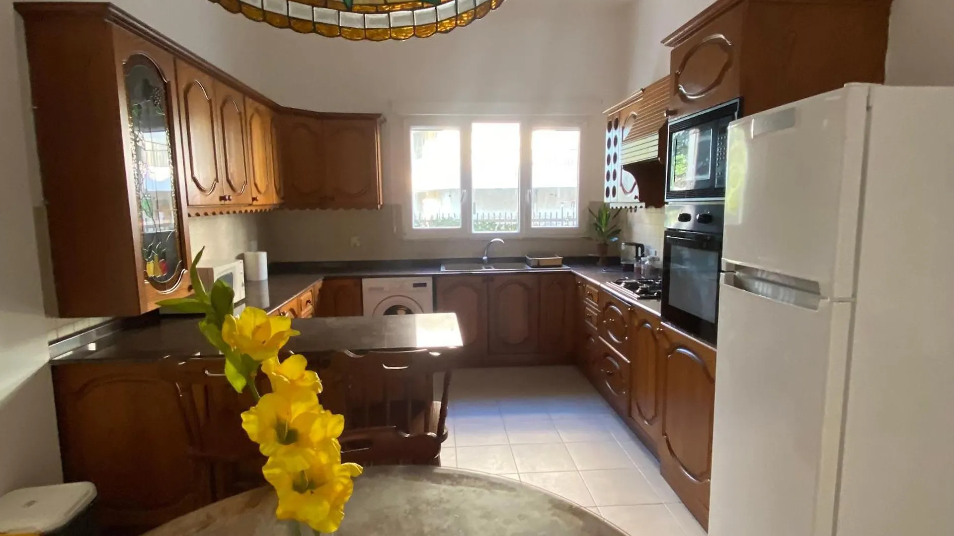 Homestay Bright And Spacious Double Room, Shared Bathroom Saint Julian's