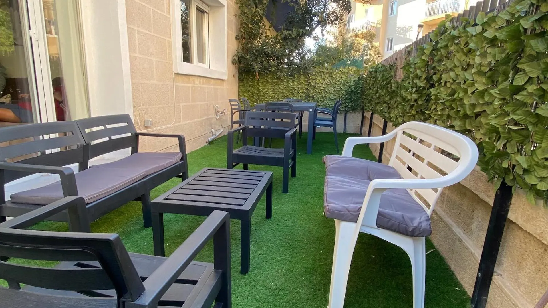 Homestay Bright And Spacious Double Room, Shared Bathroom Saint Julian's Malta
